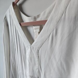 Chico's Women's Off-White Soft Lace-Up Sleeve Top Size 1